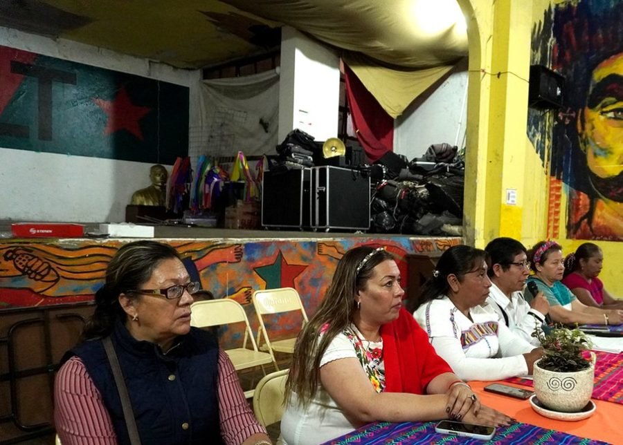 Asamblea comunitaria durante la consulta de la Ley Indígena